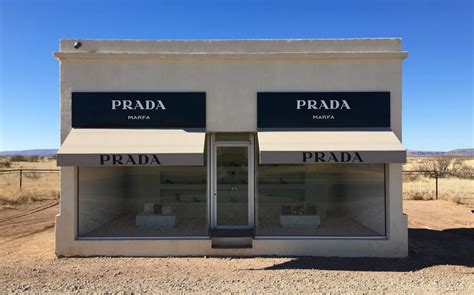 prada tienda desierto|prada marfa design.